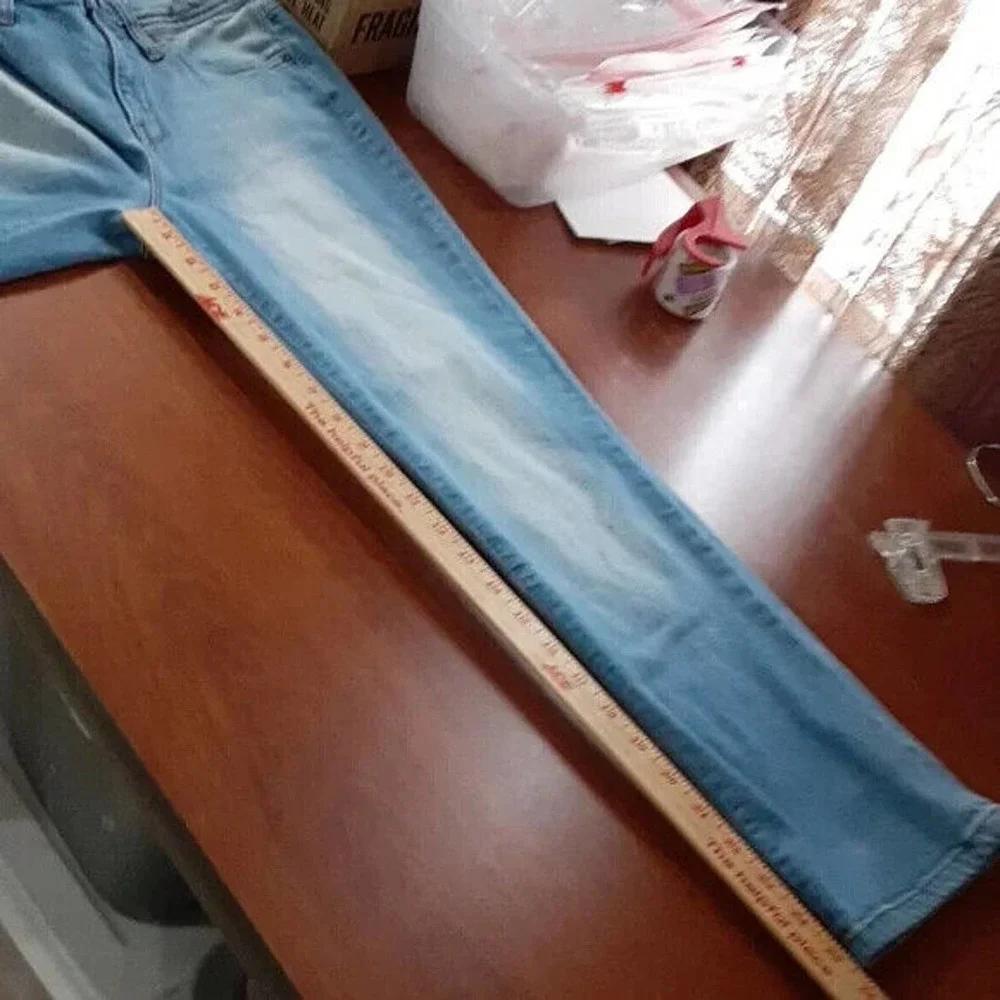 Nine West Taylor cuffed capri jeans size 4 stud embelished pockets * - Picture 9 of 13